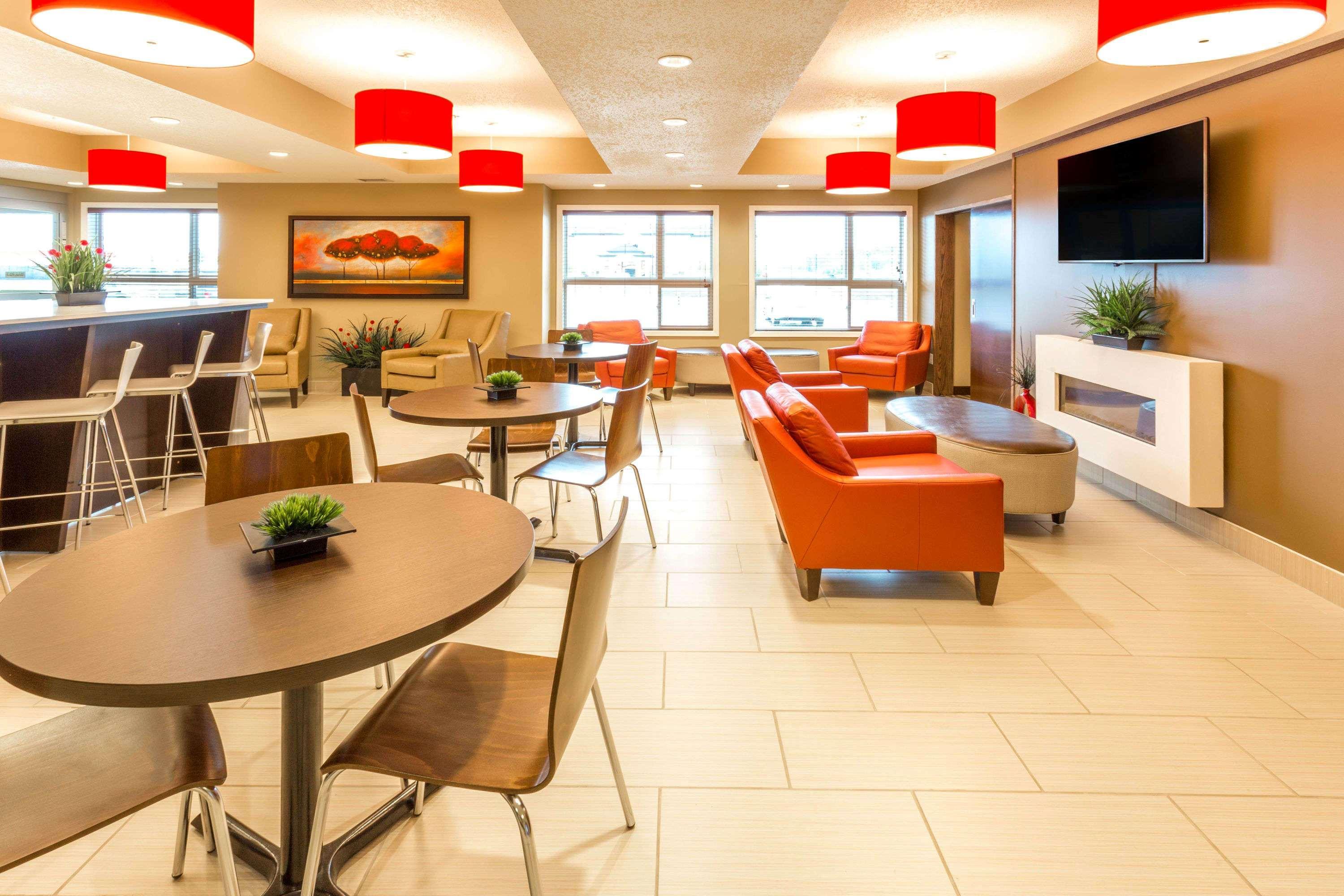Microtel Inn & Suites By Wyndham Уайткорт Екстериор снимка